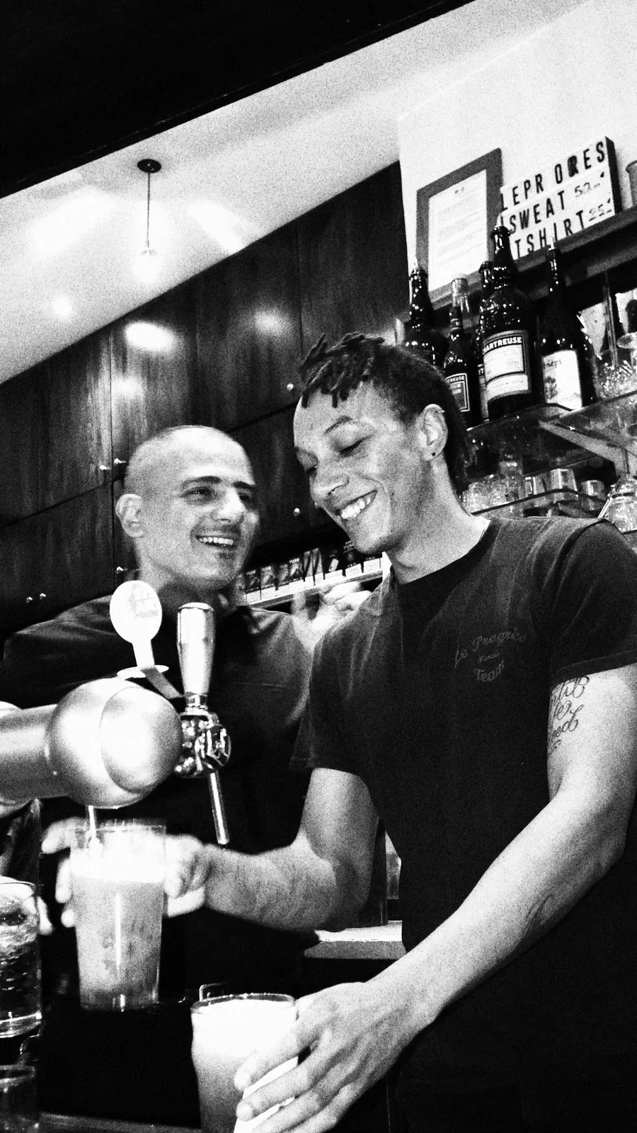 Les barmen au travail